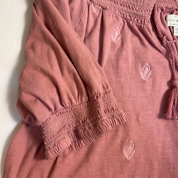 Lucky Brand Boho Smocked Leaf Embroidered Tassels Elbow Sleeves Dusty Pink Top M - Picture 4 of 13